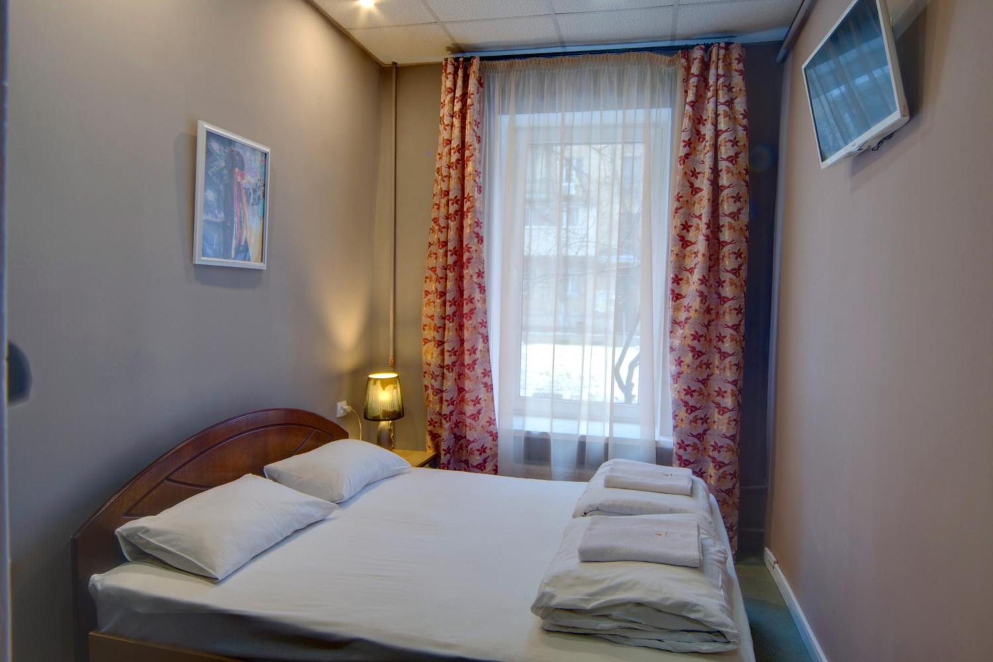 Hostel Podolski Plus Kyiv Exterior photo