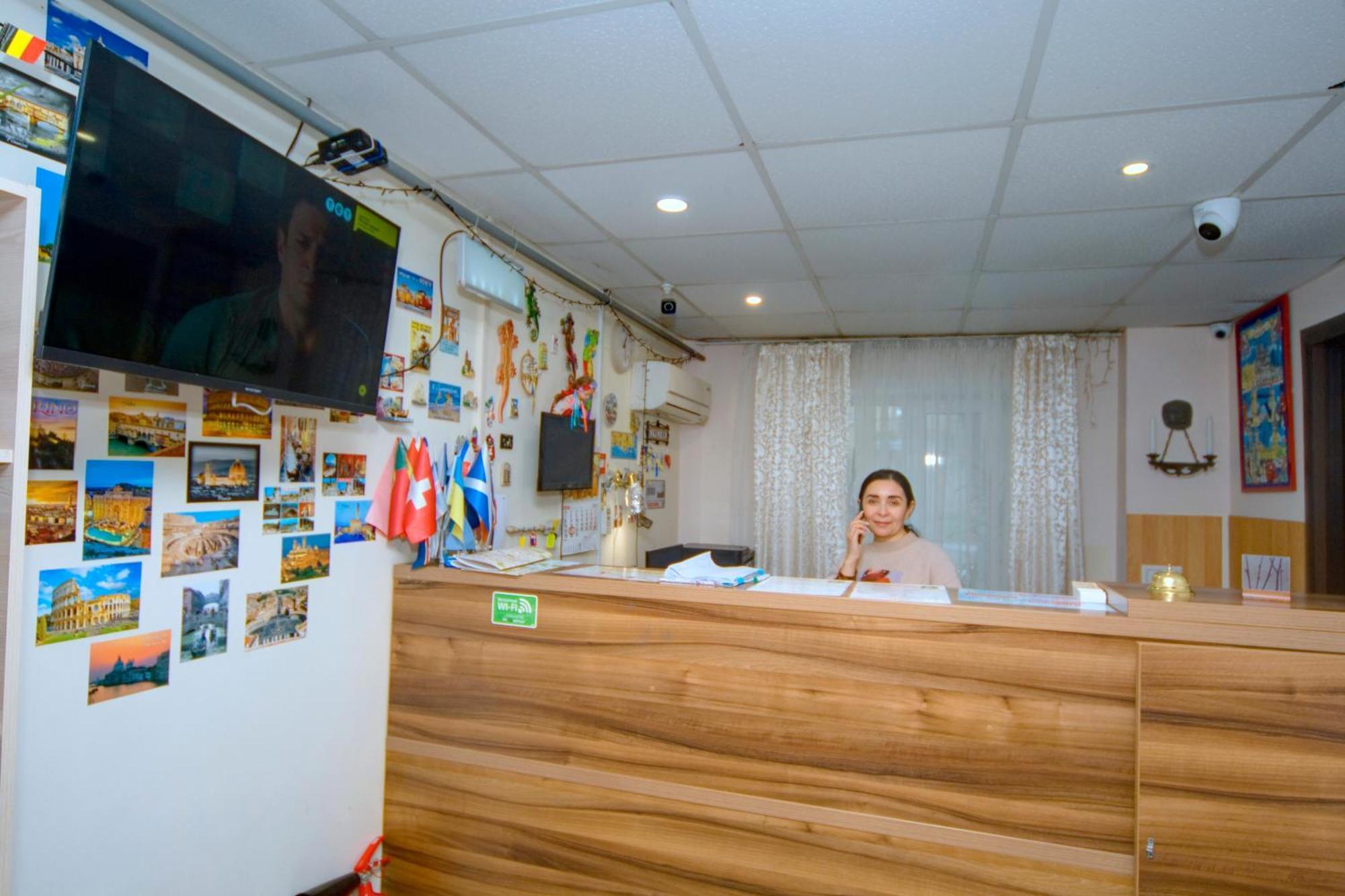 Hostel Podolski Plus Kyiv Exterior photo