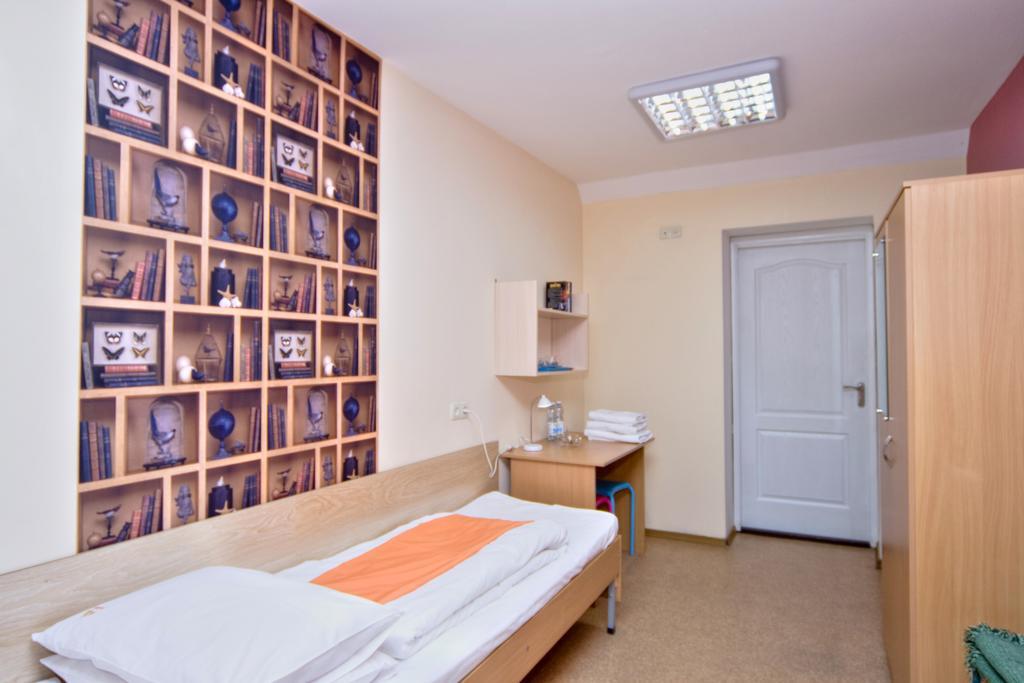 Hostel Podolski Plus Kyiv Exterior photo