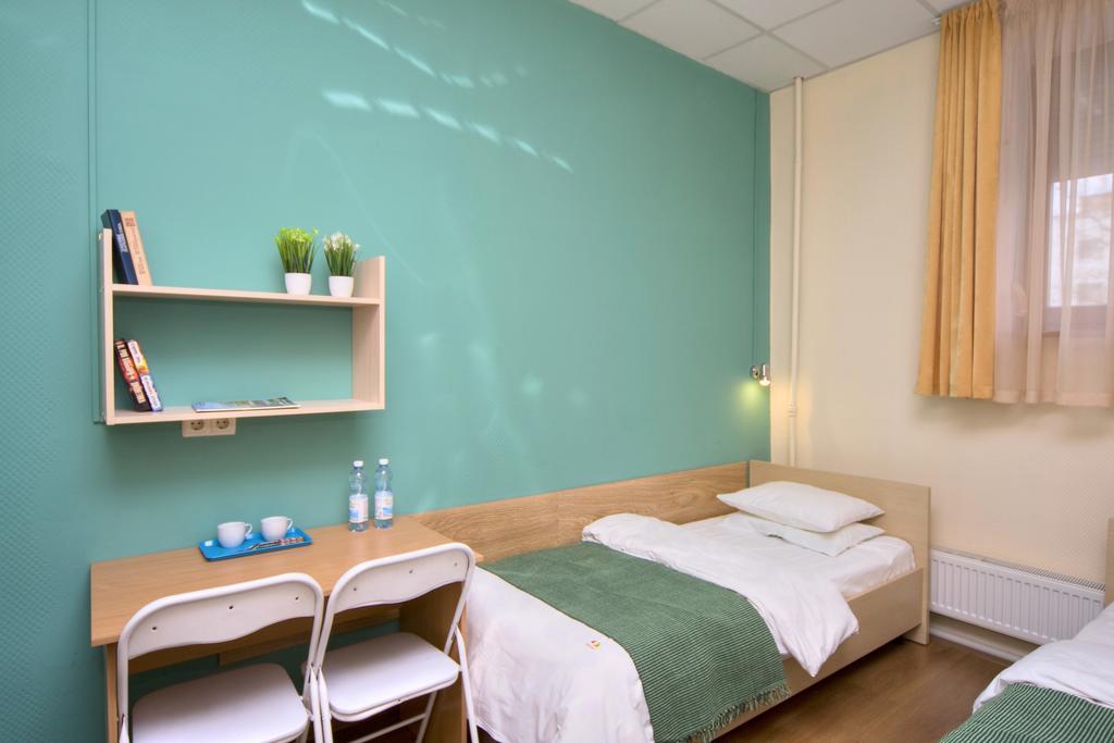 Hostel Podolski Plus Kyiv Exterior photo