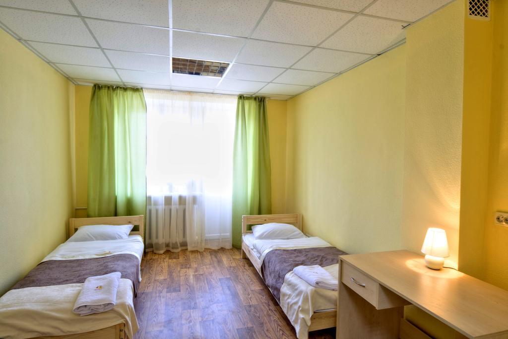Hostel Podolski Plus Kyiv Exterior photo